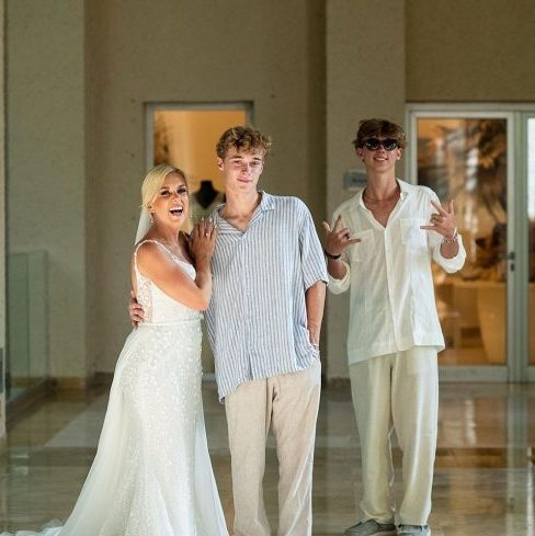 Good Vibes Only Kortney Wilson and her sons on her wedding day