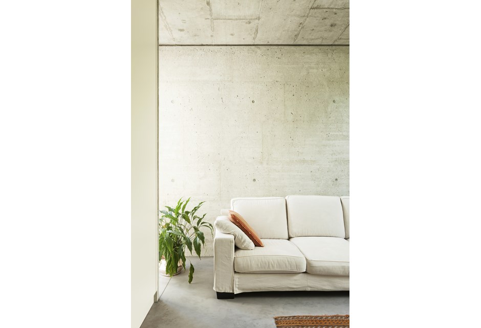 Do and Don’t: Sofa Covers white couch with a slipcover