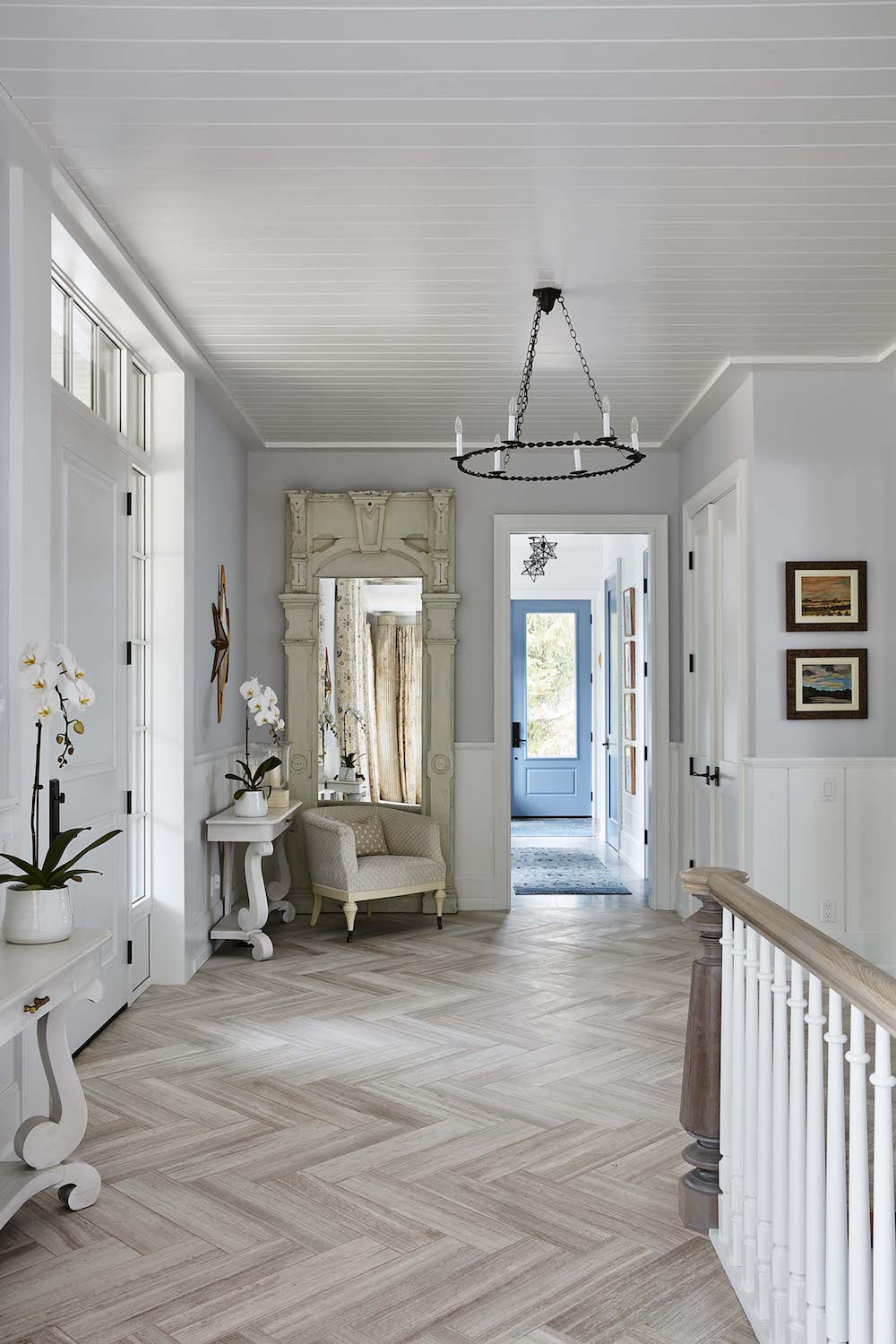 Do Make the Most of Design Opportunities seating area in the corner of an upstairs hall