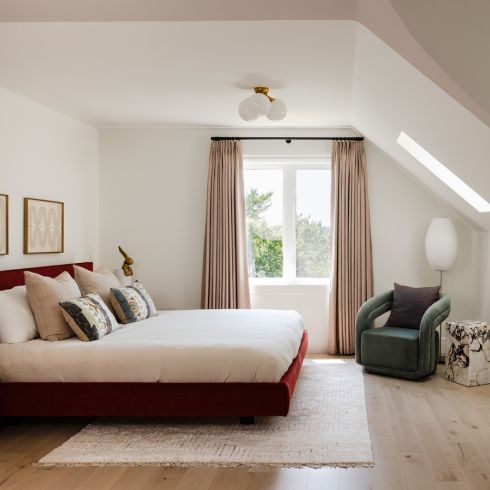 City Style Modern bedroom with fall colours