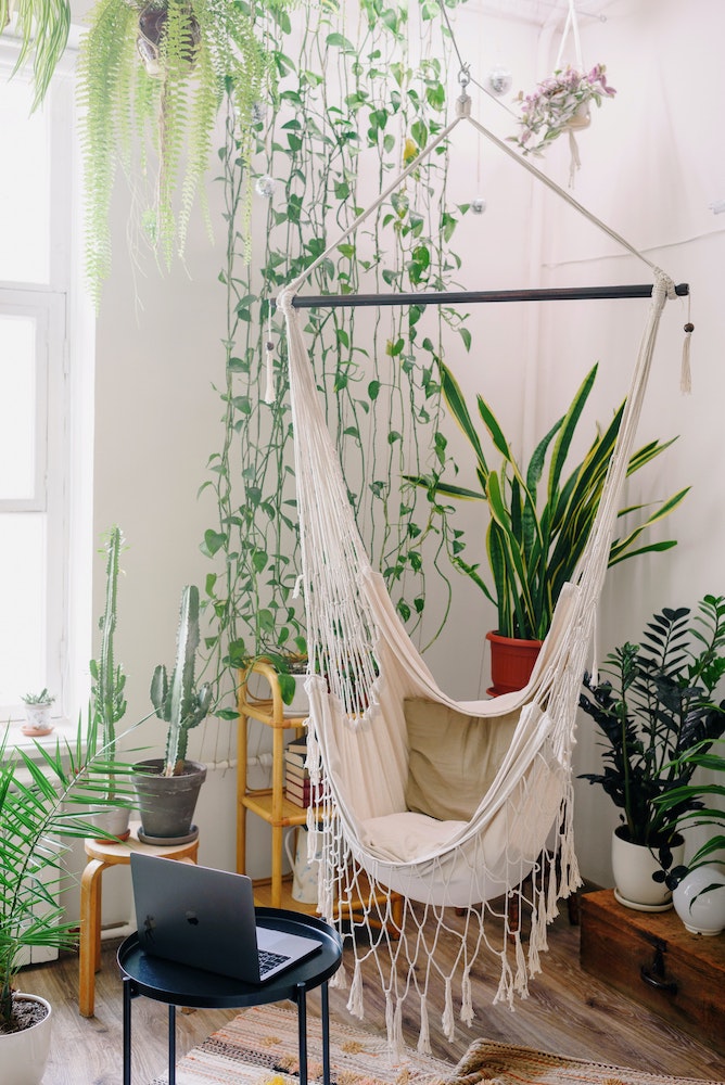 Hang Time white hanging chair
