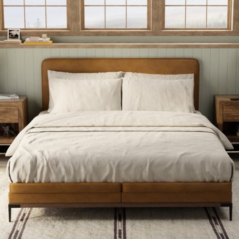 6. Skylark+Owl Linen Co. Soft linen bed sheets by Canadian retailer Skylark+Owl